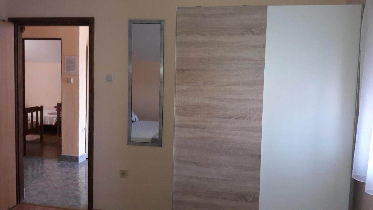 Apartment Ana Gornji Karin Extérieur photo